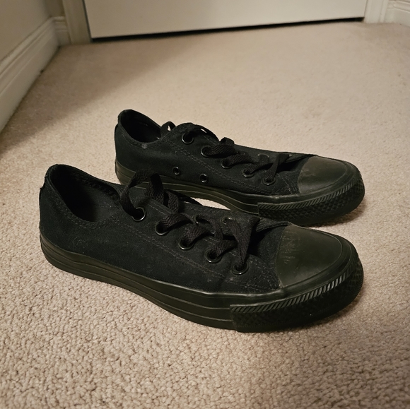 3 PAIRS OF Converse low-rise - Picture 2 of 3